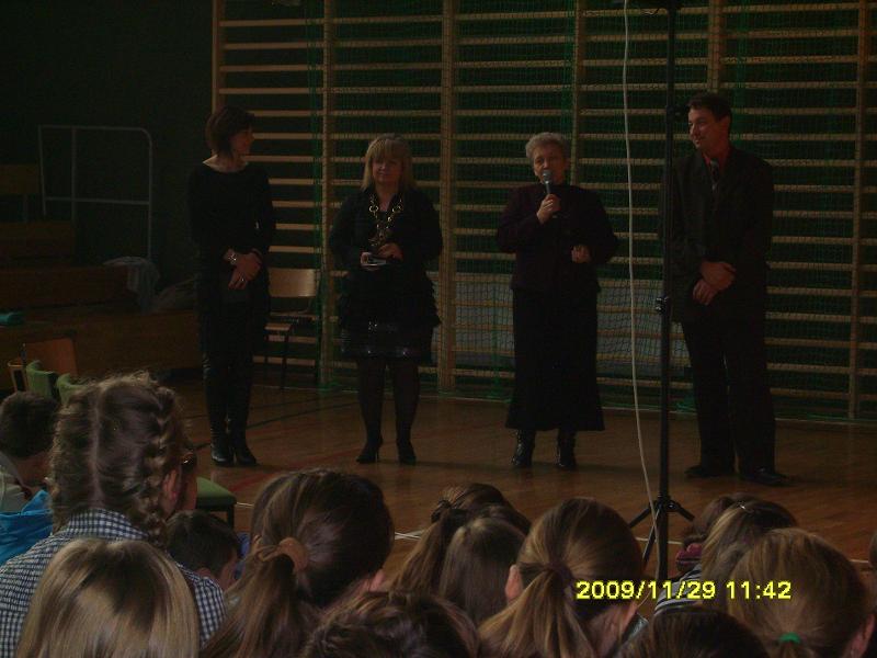 2009-12-11.spektakl.wieprzyca.w.gimnazjum.w.osjakowie.18
